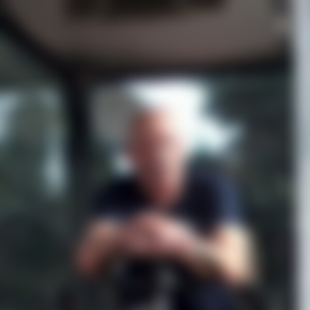 Monty (72) aus Bielefeld