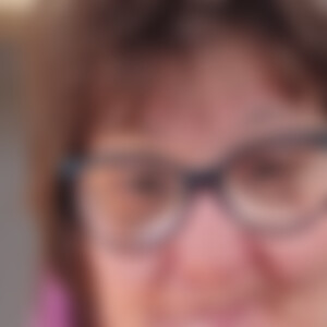 Leila21 (63) aus i