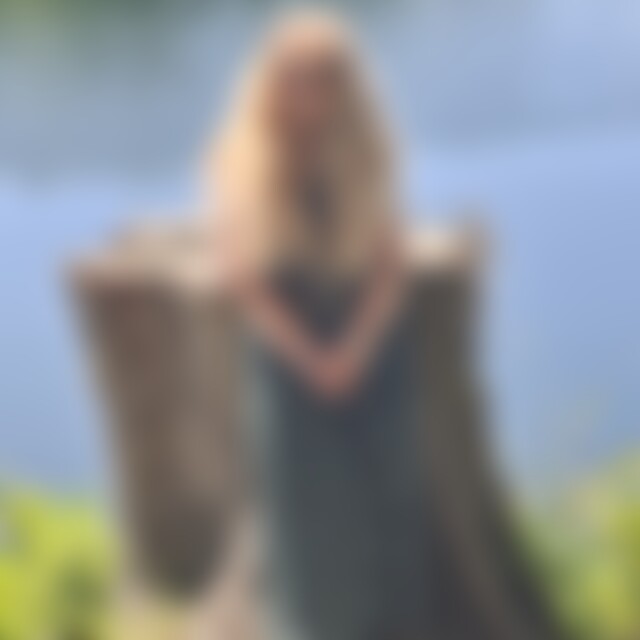Erynyen (59) aus Krefeld
