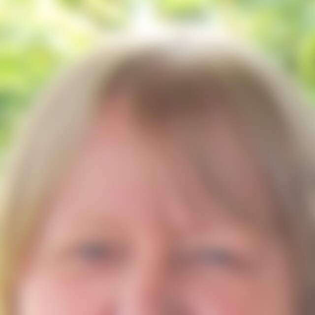 debbie (71) aus Maintal