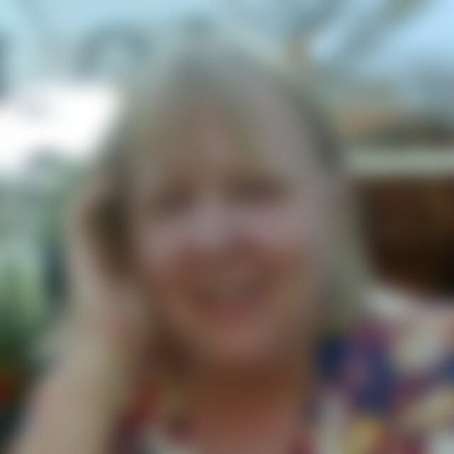 debbie (71) aus Maintal
