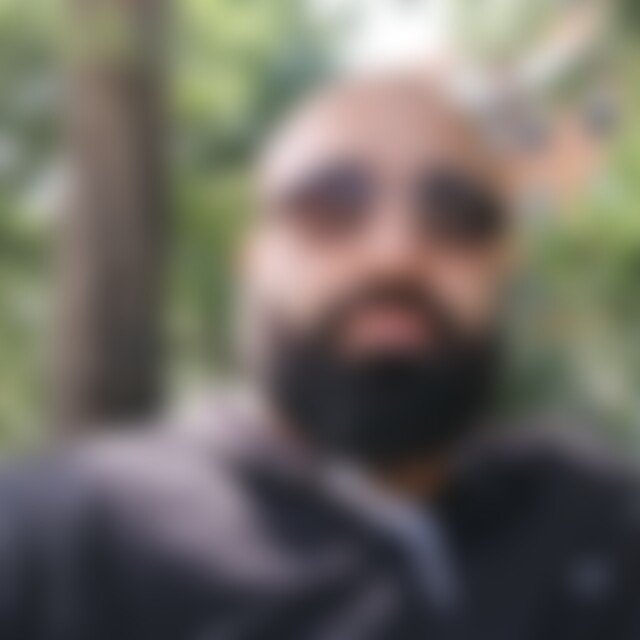 Nassuri (44) aus Köln